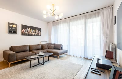 Location longue durée d’un appartement élégant de 3 pièces, 88 m², Skyline Residence, Belgrade, Serbie